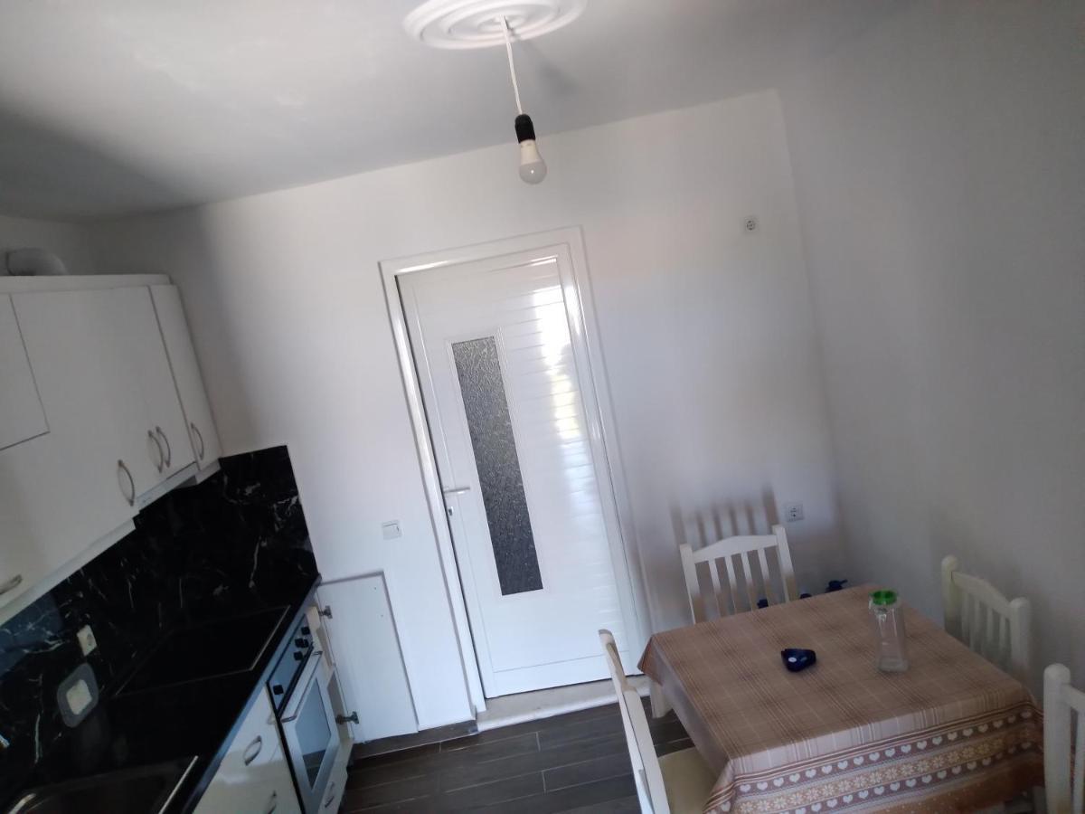 Condo Rooms Sarandë 外观 照片
