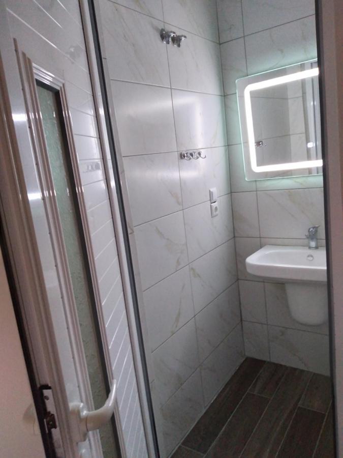 Condo Rooms Sarandë 外观 照片